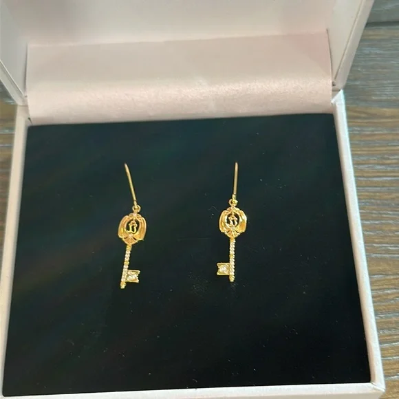 Club 33 Disneyland Exclusive Key Gold Earrings Rebecca Hook 🔑💙 - Picture 7 of 15